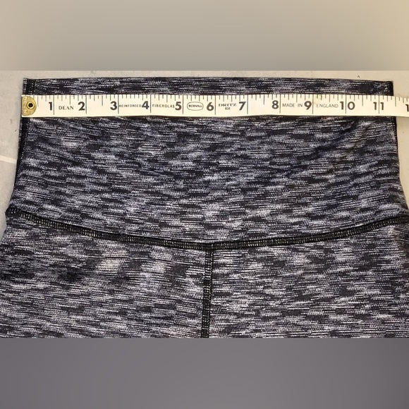 Lululemon Wunder Under Hi Rise Dramatic Static Size 4 - Picture 9 of 9